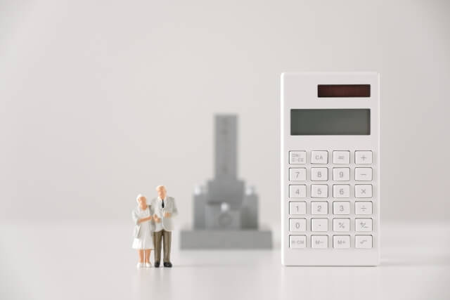 お墓とお金