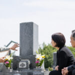 墓石に名前を追加する方法とは？費用や流れ、注意点を解説